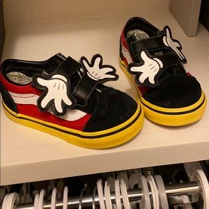Disney mcmouse vans size 6.5 (toddler)